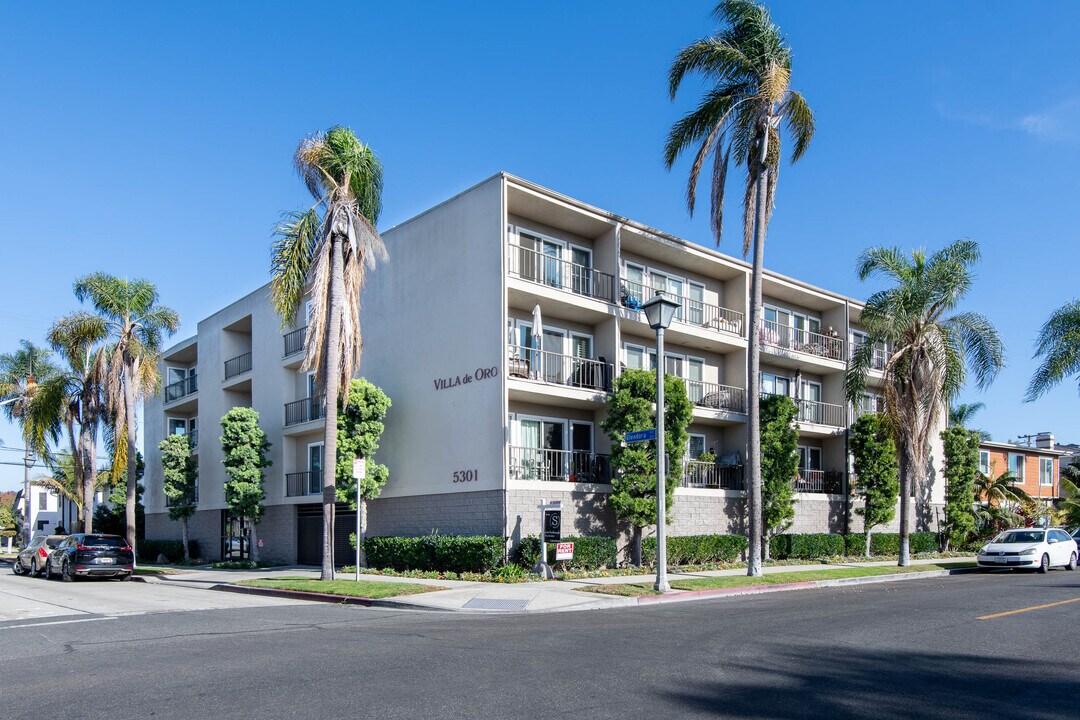 5301 E The Toledo, Unit 201 in Long Beach, CA - Foto de edificio
