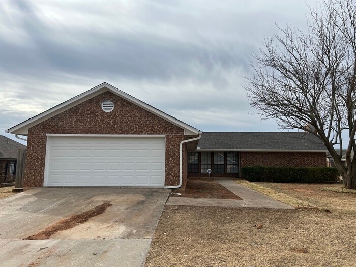 2300 Brandeis Ct in Norman, OK - Building Photo