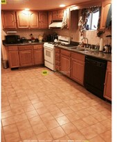 8 Boston Ave, Unit T in Somerville, MA - Building Photo