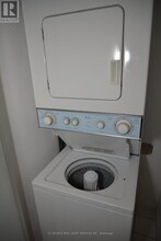 231 Fort York Blvd in Toronto, ON - Building Photo - Building Photo