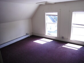 20 Merrill St, Unit 20B Merrill in Plymouth, NH - Building Photo - Building Photo