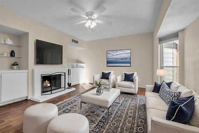 property at 2086 Augusta Dr