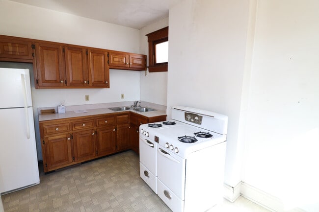 2626 Eden Ave in Cincinnati, OH - Building Photo - Building Photo