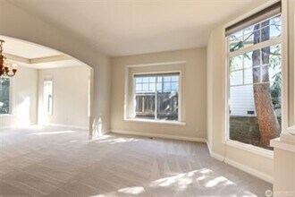 22524 NE 98th Pl in Redmond, WA - Building Photo - Building Photo