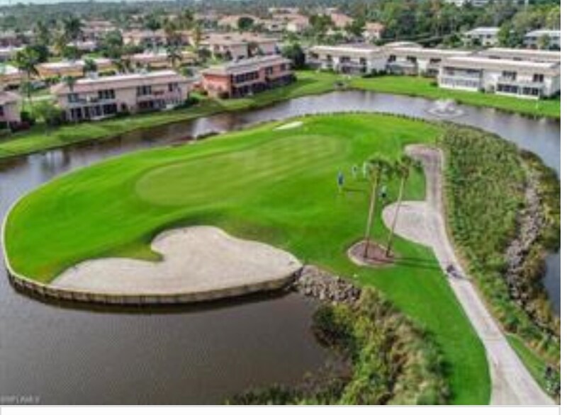215 Palm Dr in Naples, FL - Building Photo