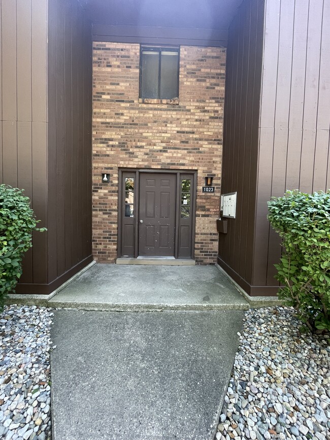 property at 1023 E 151st St
