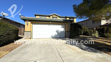 14226 Blackstone St in Hesperia, CA - Building Photo - Building Photo