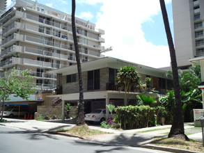 2212 Aloha Dr in Honolulu, HI - Building Photo - Building Photo