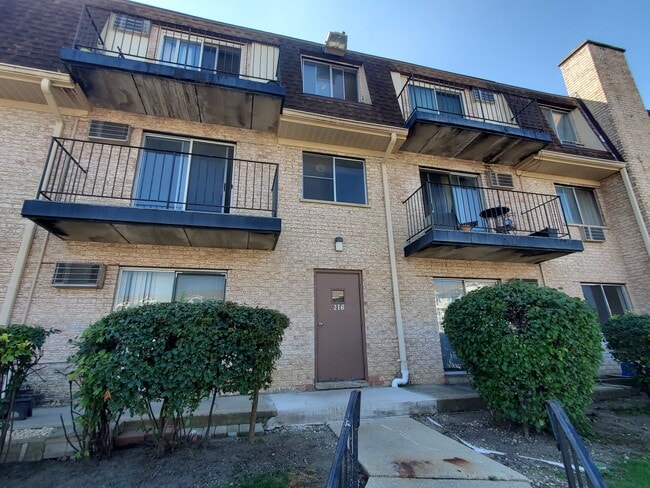 property at 216 Shorewood Dr