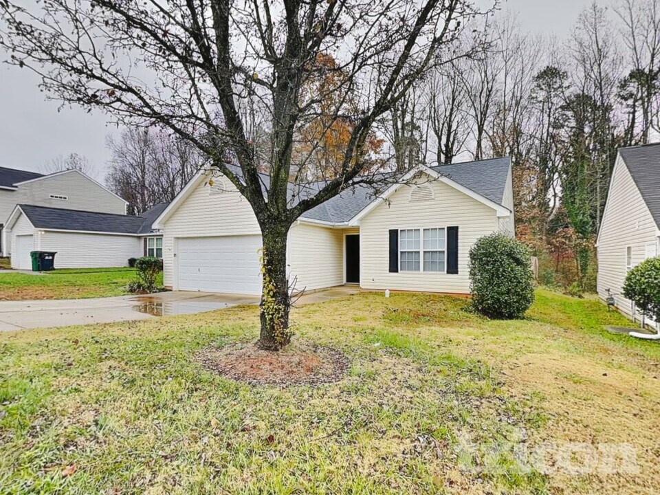 5050 Elizabeth Rd in Charlotte, NC - Building Photo