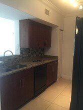 201 SW 116th Ave, Unit 105 in Pembroke Pines, FL - Building Photo - Building Photo