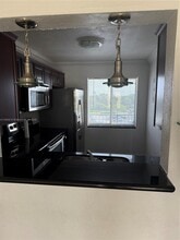 8600 N Sherman Cir in Miramar, FL - Building Photo - Building Photo