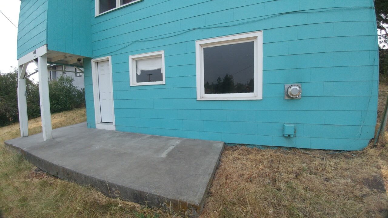 527 Upham St in Klamath Falls, OR - Foto de edificio