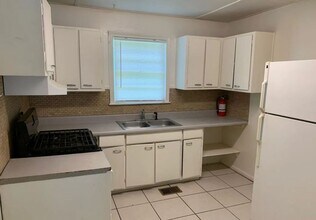 1642 Sharkey St in Tallahassee, FL - Building Photo - Building Photo