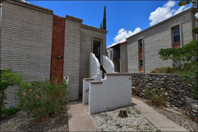 property at 6201 Escondido Dr