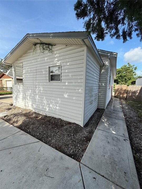 8708 N Edison Ave in Tampa, FL - Building Photo