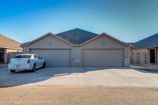 1009 Preston Trails in Wolfforth, TX - Building Photo