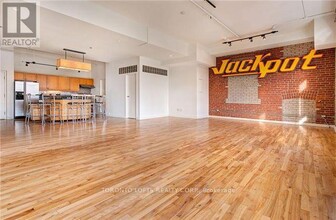 426-426 Queen St E in Toronto, ON - Building Photo - Building Photo