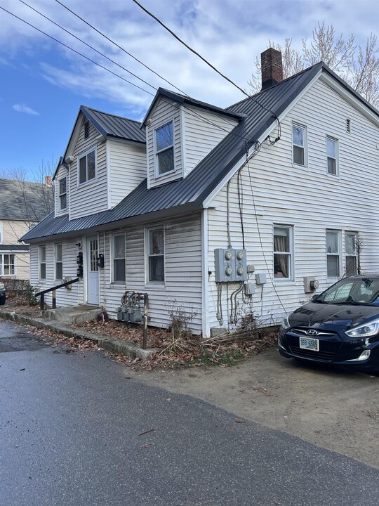 68 Elm St in Northfield, NH - Foto de edificio