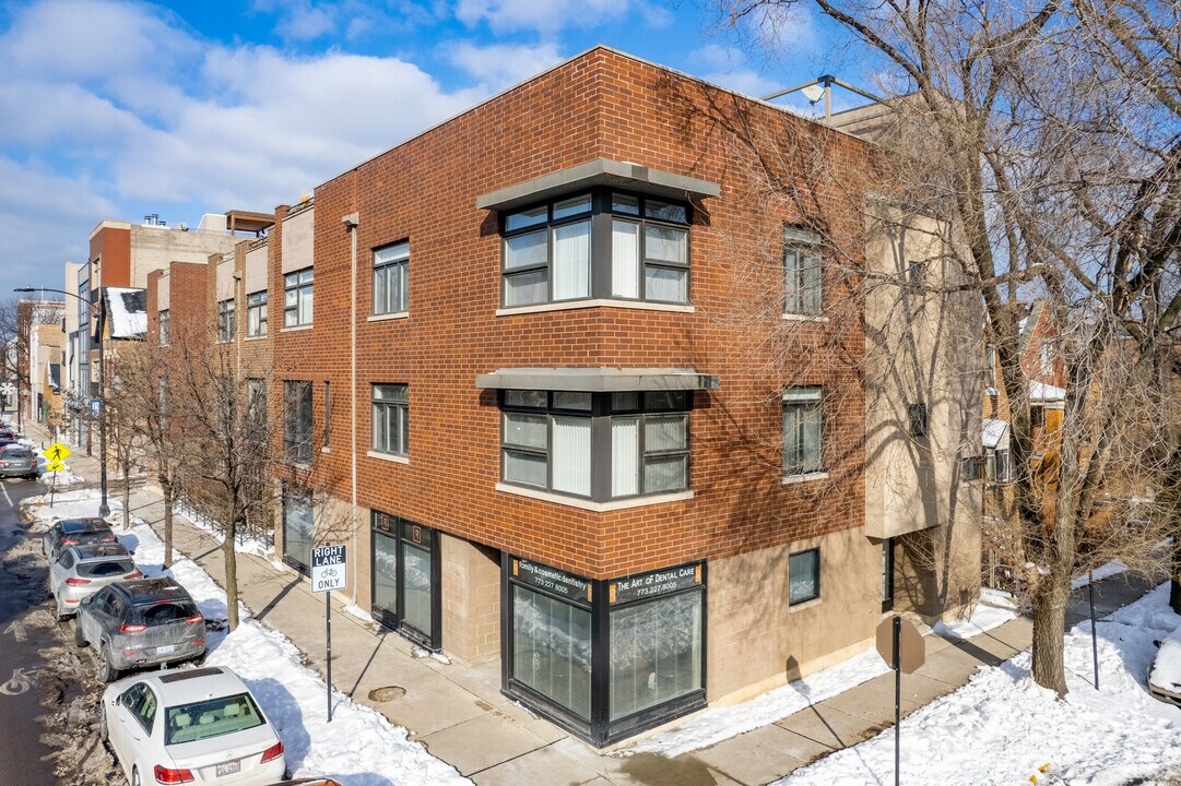 2101-2109 N Damen Ave in Chicago, IL - Building Photo