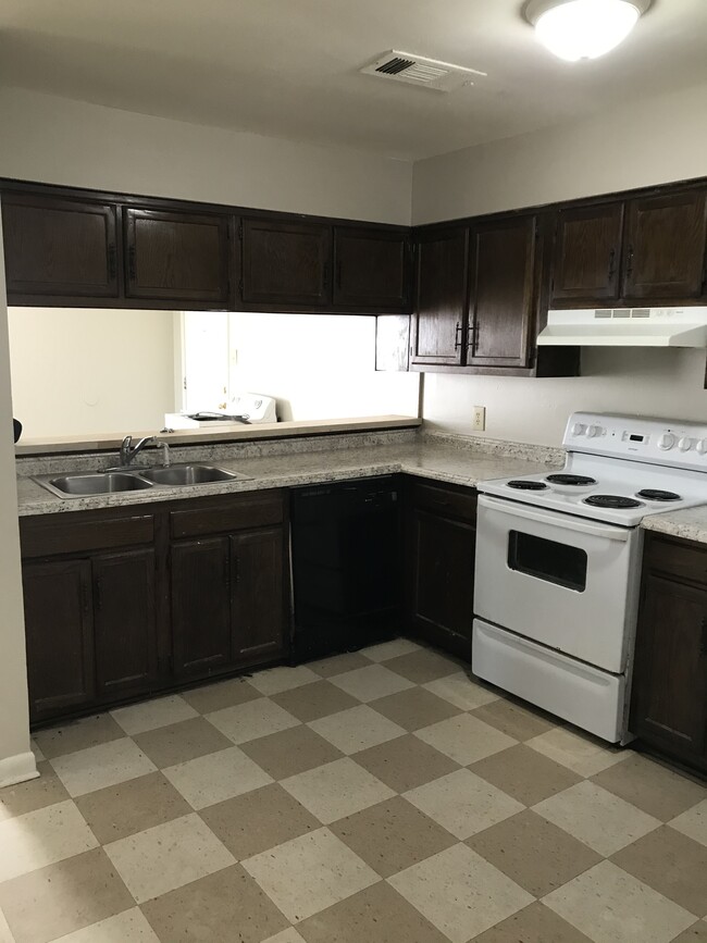 9132 GSRI Ave, Unit C in Baton Rouge, LA - Foto de edificio - Building Photo
