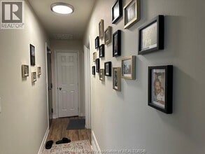 3021 Dougall Ave in Windsor, ON - Building Photo - Building Photo