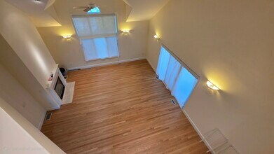 900 W Roxbury Pkwy in Brookline, MA - Building Photo - Building Photo