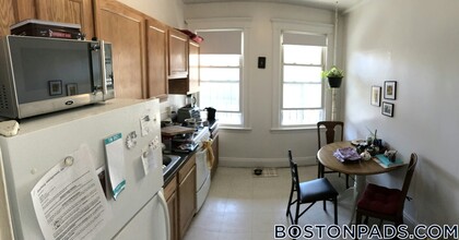 1638 Commonwealth Ave in Boston, MA - Building Photo - Building Photo