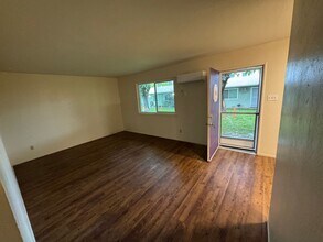 6426 Benning St in Orangevale, CA - Foto de edificio - Building Photo