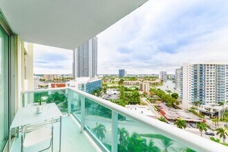 3901 S Ocean Dr in Hollywood, FL - Foto de edificio - Building Photo
