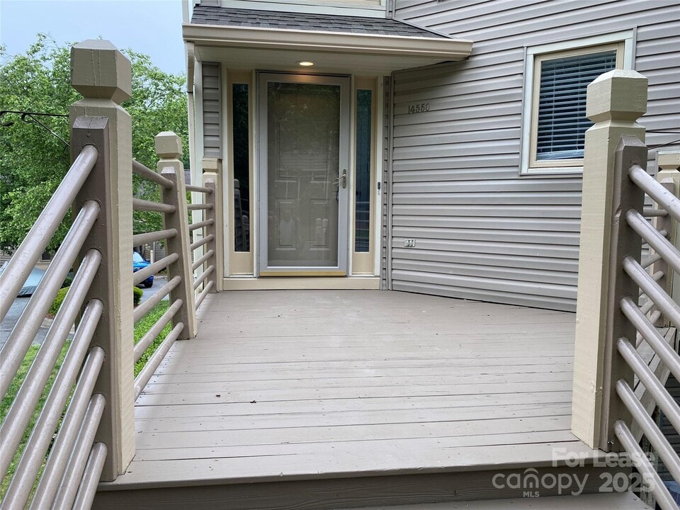 14550 Waterside Dr in Charlotte, NC - Building Photo