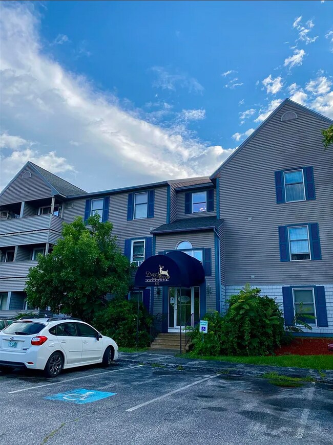 132 Eastern Ave, Unit 202 in Manchester, NH - Foto de edificio - Building Photo