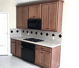 6708 Lake Jackson Dr in Arlington, TX - Building Photo - Building Photo