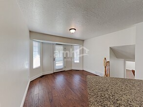 2785 W 5350 S in Roy, UT - Foto de edificio - Building Photo