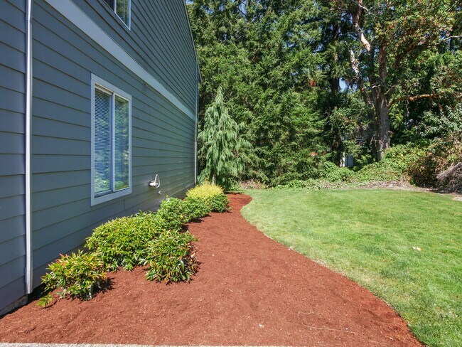 Madrona Park in Tacoma, WA - Building Photo - Building Photo