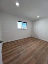 4227 NW 5th St in Miami, FL - Building Photo