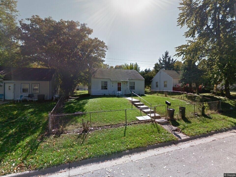 5217 Crest Dr in Kansas City, KS - Building Photo