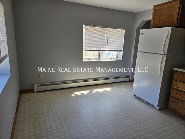 944 Fuller Rd in Carmel, ME - Building Photo - Building Photo