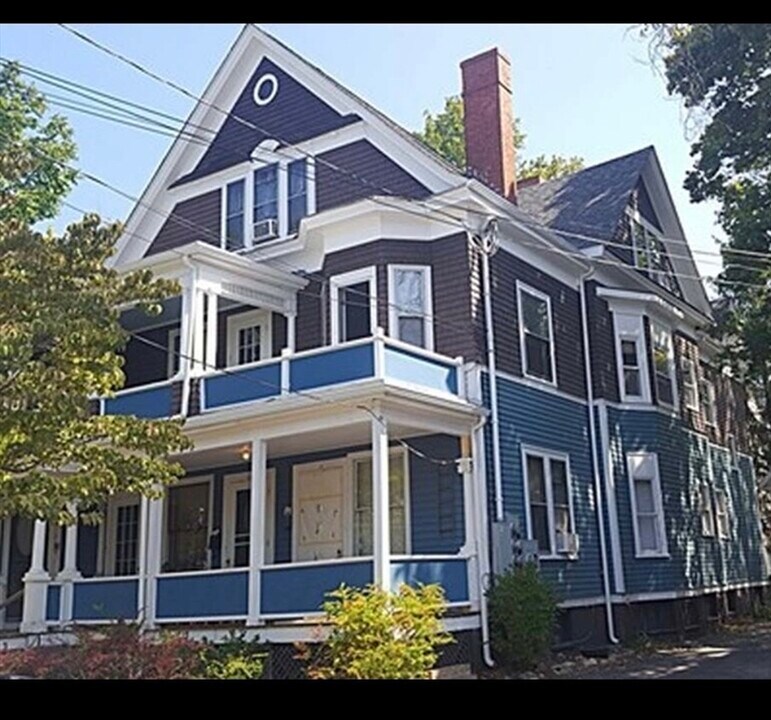 53 Bank in Attleboro, MA - Building Photo