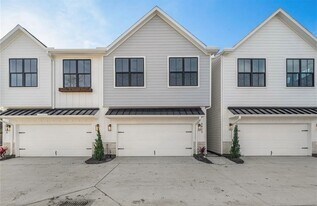 6404 Highland Pine Ln in Houston, TX - Building Photo