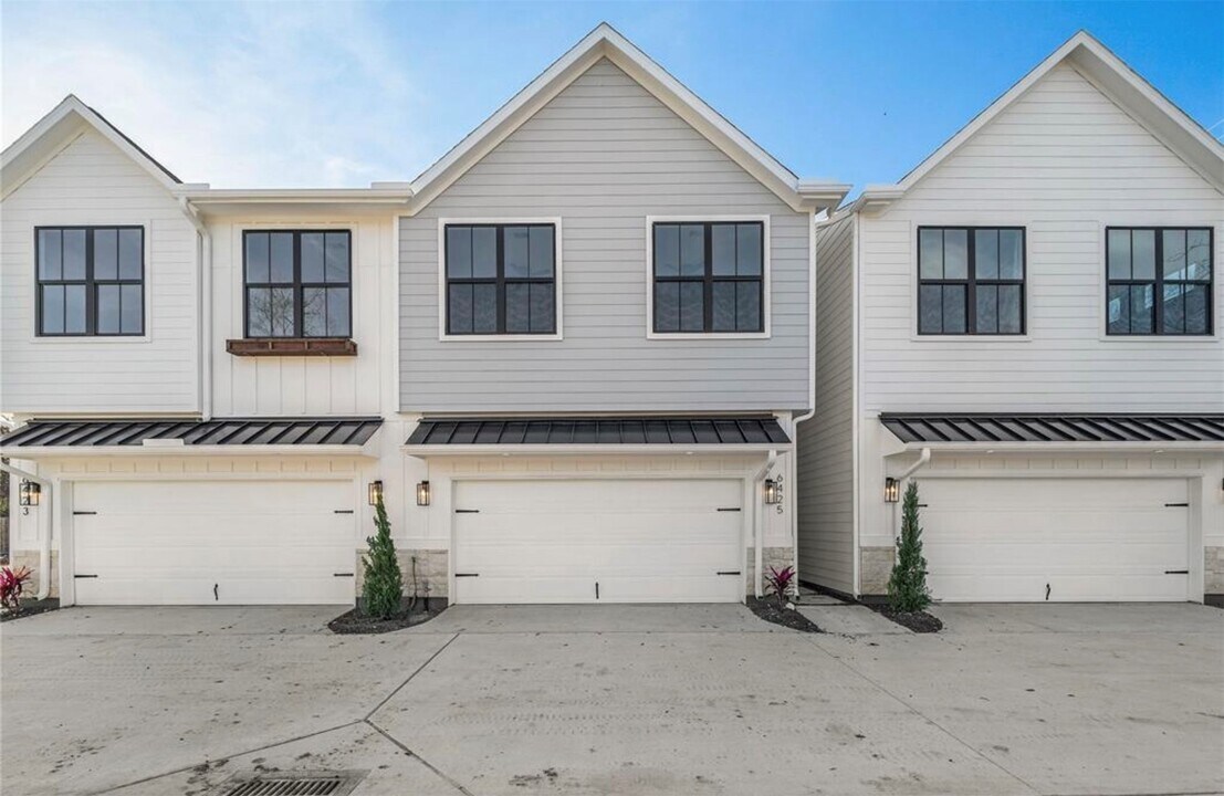 6404 Highland Pine Ln in Houston, TX - Building Photo