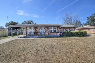 748 Foxbriar Cove in Jacksonville, FL - Building Photo