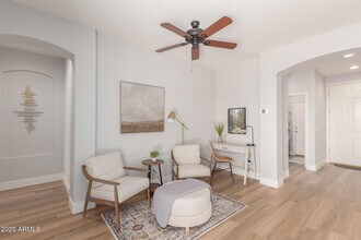 3725 E Meadowview Dr in Gilbert, AZ - Building Photo - Building Photo