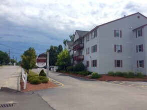 7 Railroad Ave in Derry, NH - Building Photo - Building Photo