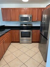 11202 NW 83rd St in Doral, FL - Foto de edificio - Building Photo