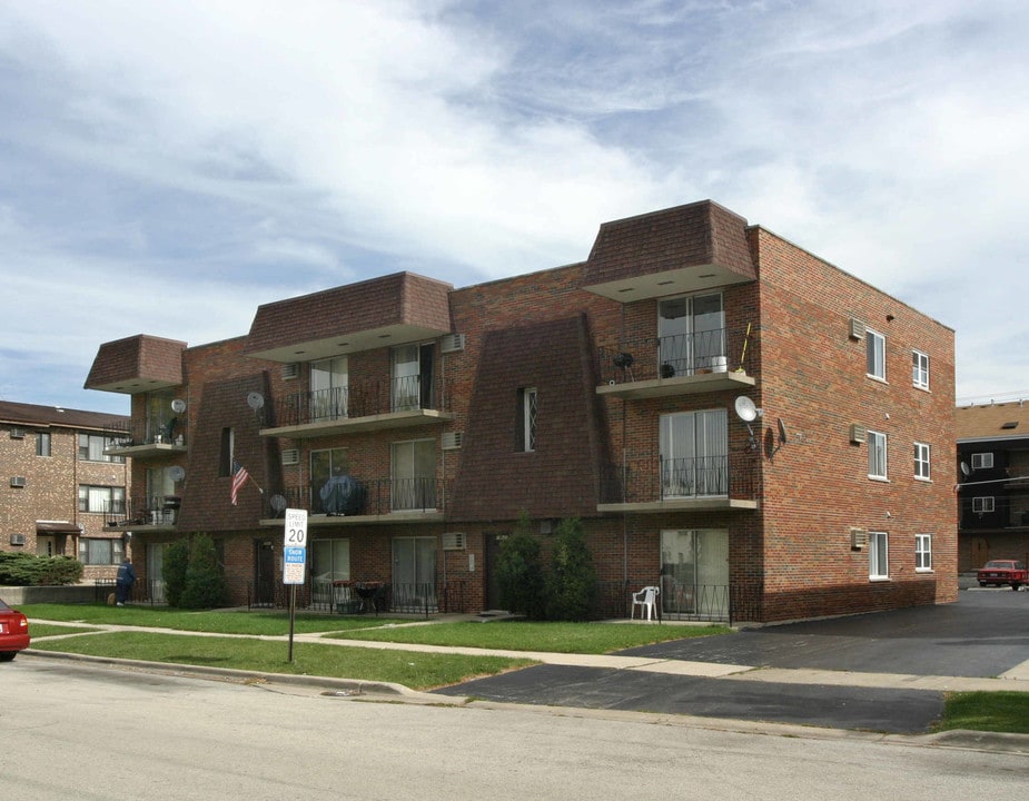 10639 Parkside Ave in Chicago Ridge, IL - Foto de edificio