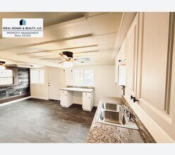 4137 Corbin Dr in Flint, MI - Building Photo - Building Photo