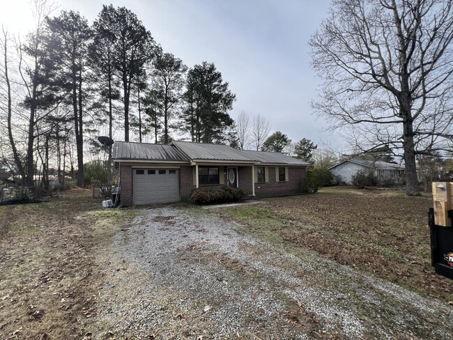 1007 Cagle St NE in Hanceville, AL - Building Photo - Building Photo