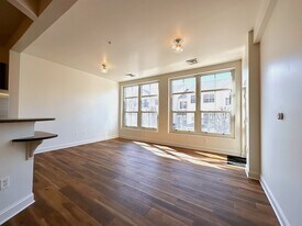 55 Mallory Ave, Unit 41 in Jersey City, NJ - Building Photo