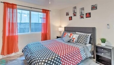 49 E 27th St-Unit -3 in West Palm Beach, FL - Building Photo - Building Photo